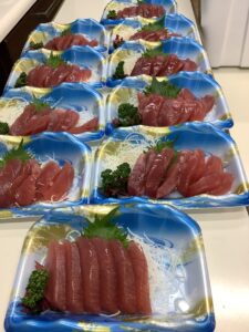 3月はみんなで美味しい刺身を食べました。